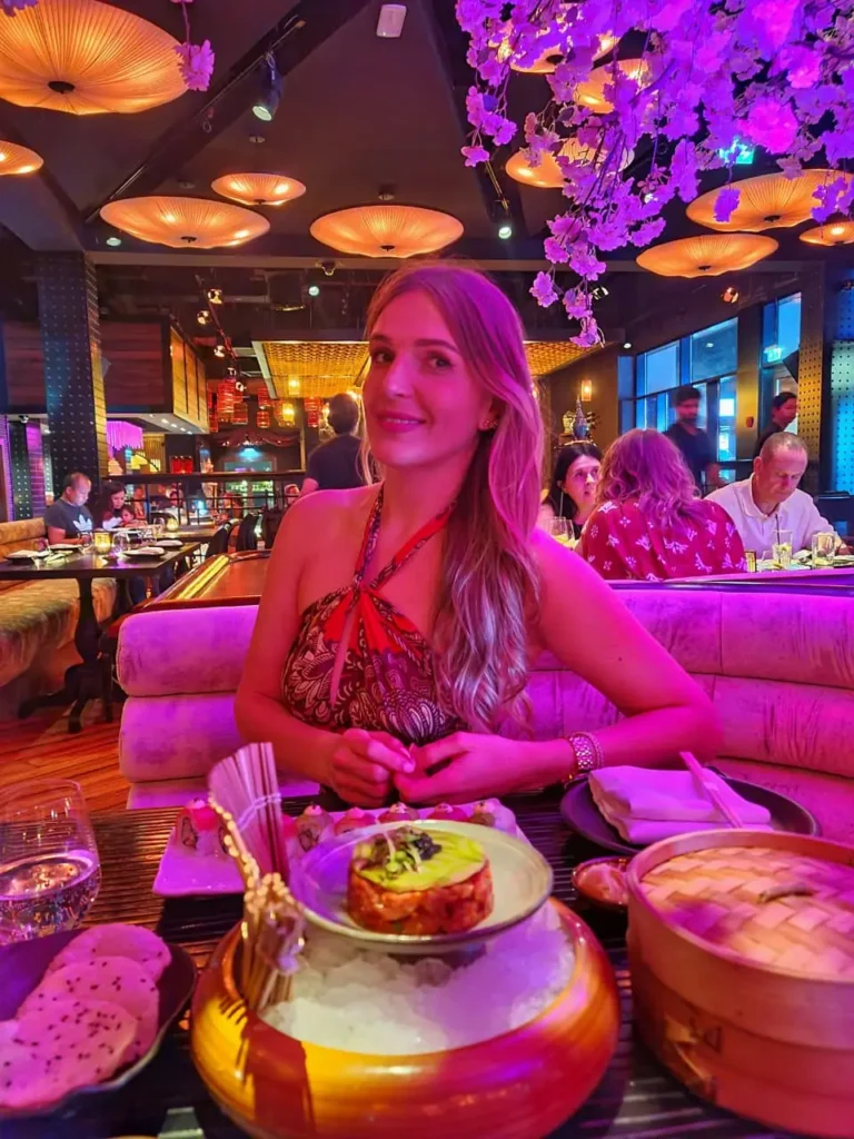 Asia Asia - Abu Dhabi - Wander with Maya