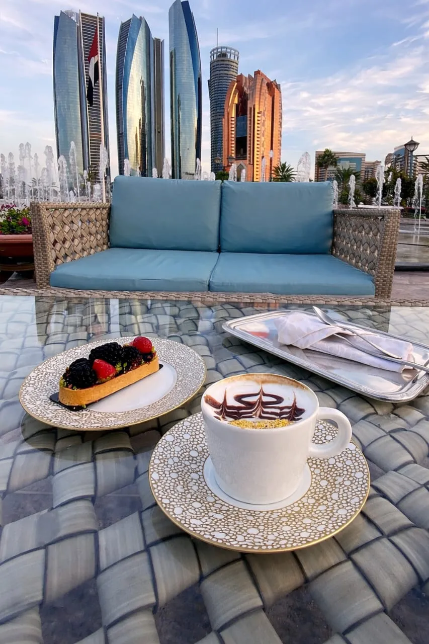 Cafe Fountain - Abu Dhabi - Wander with Maya