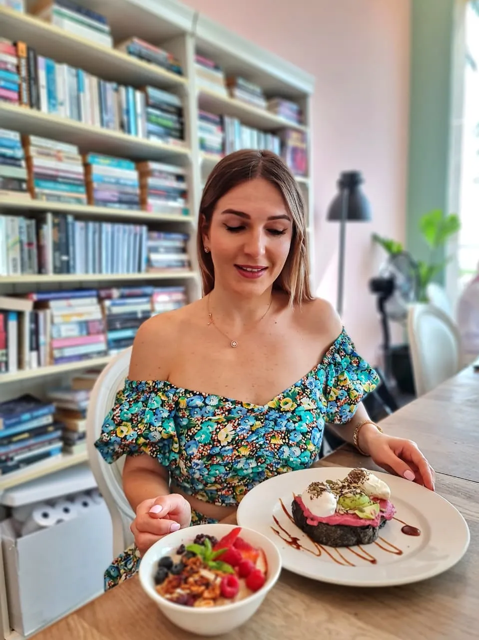 Circe Cafe - Abu Dhabi - Wander with Maya