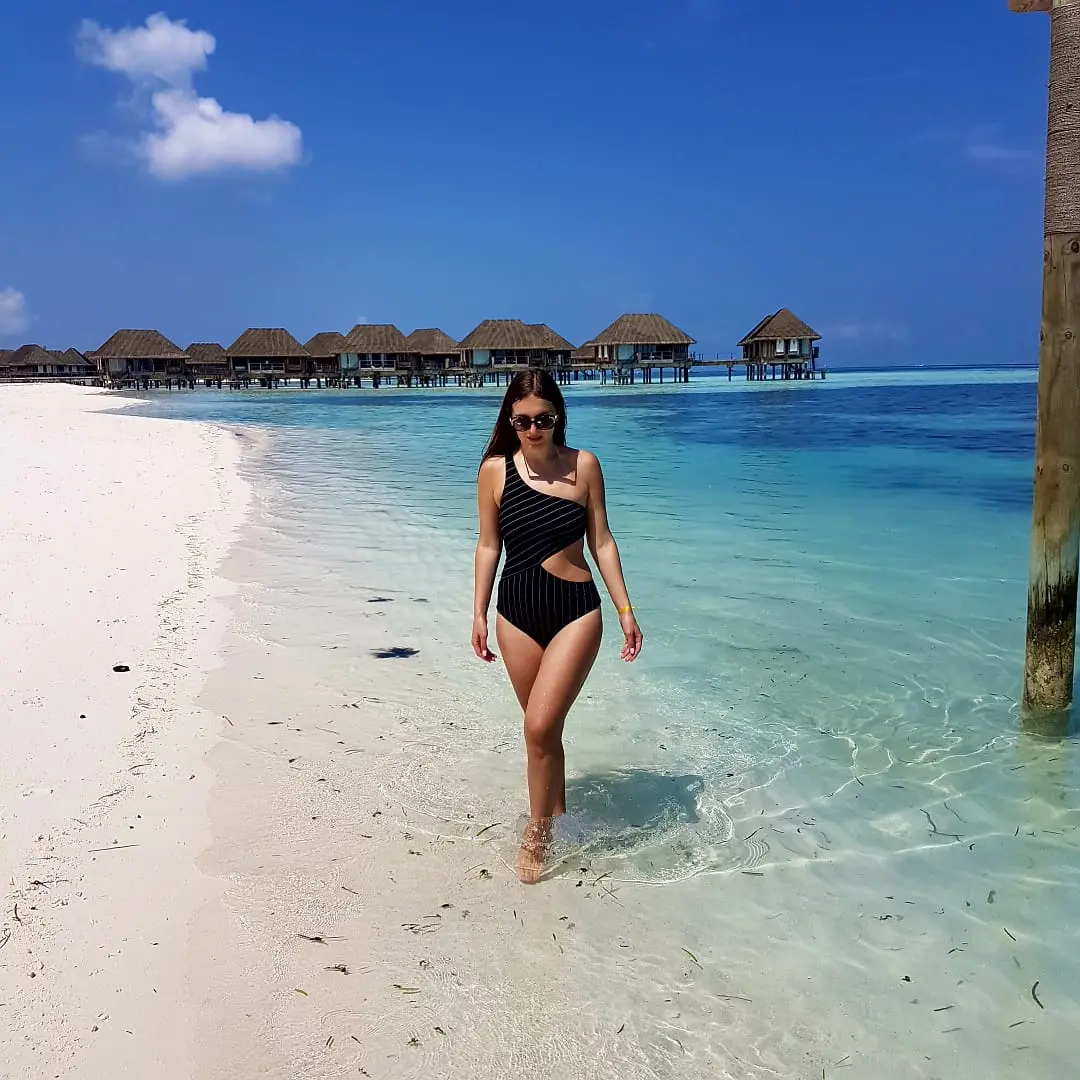 Maldives wander with maya
