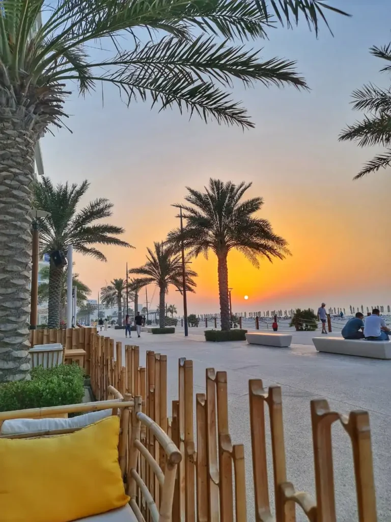 TingIrie - Abu Dhabi - Wander with Maya