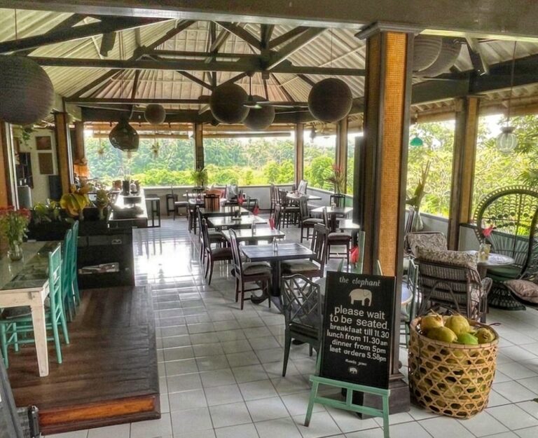 Nice open interior of the Elephant caffe in Ubud Bali