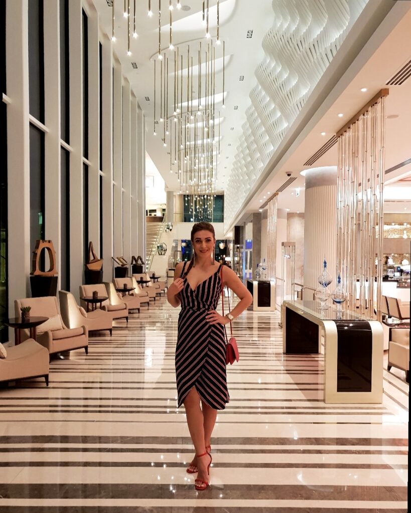 Sheikh Zayed Grand Mosque Luxurious lobby with a beautiful chandelier