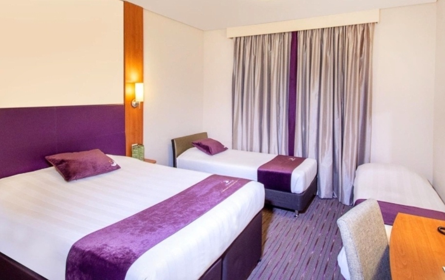 Sheikh Zayed Grand Mosque Premier Inn Airport, hotel room interior