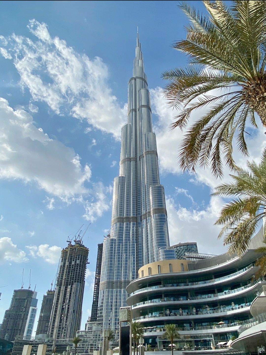 Daytime view of Burj Khalifa and Dubai skyline